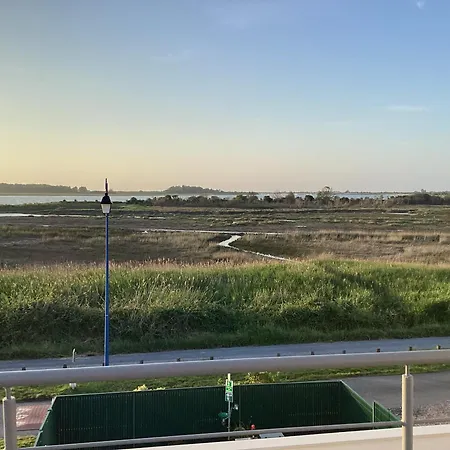 Face A La Baie Sallenelles