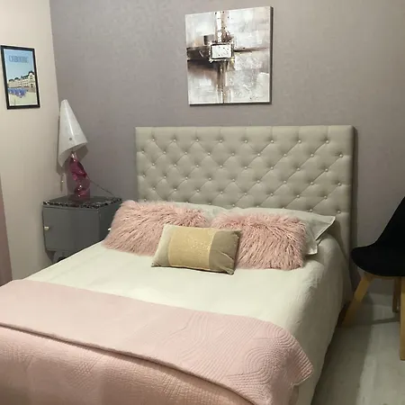 Pansiyon Face A La Baie Sallenelles