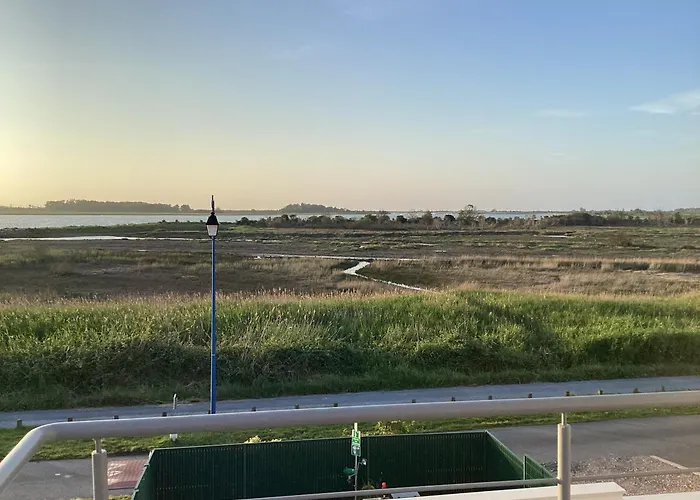 Face A La Baie Sallenelles